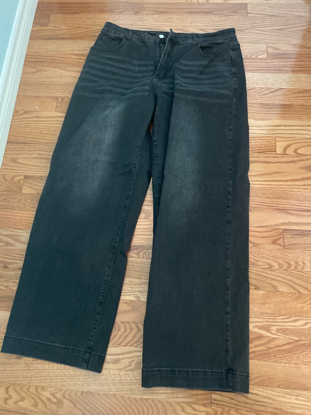 Women's Black Wide Leg Jeans - Flared Comfort